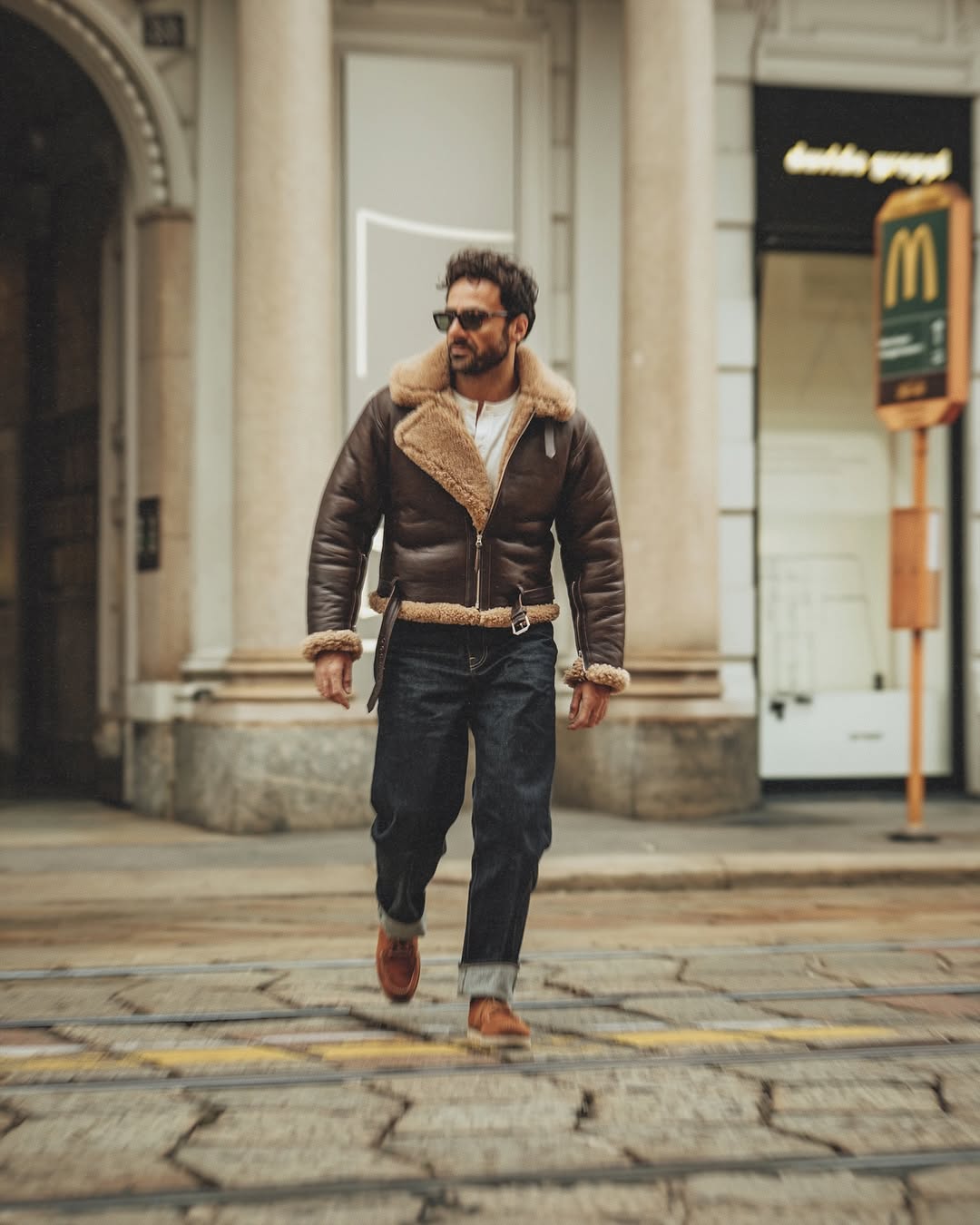 Mens Aviator Flight Vintage Brown Genuine Leather Shearling Jacket-Men’s vintage 70s brown shearling leather jacket – genuine sheepskin aviator bomber with shearling collar and retro flight design.